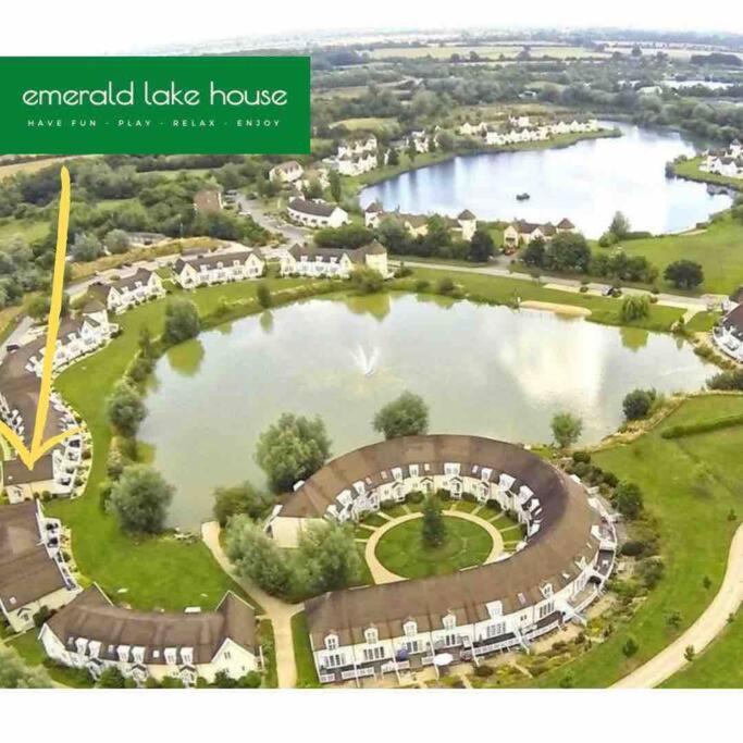 Emerald Lake House South Cerney Exterior photo