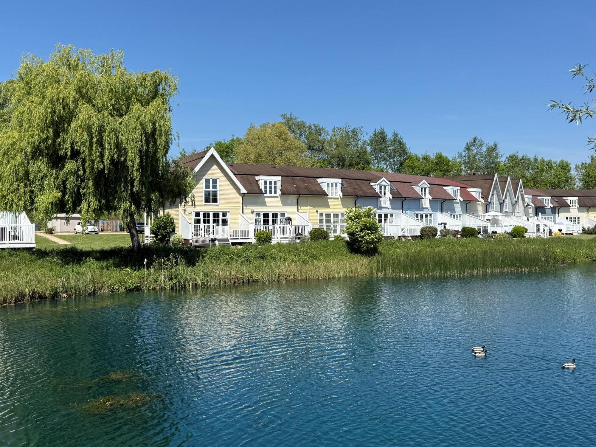 Emerald Lake House South Cerney Exterior photo